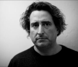 Gregory Crewdson Biyografisi