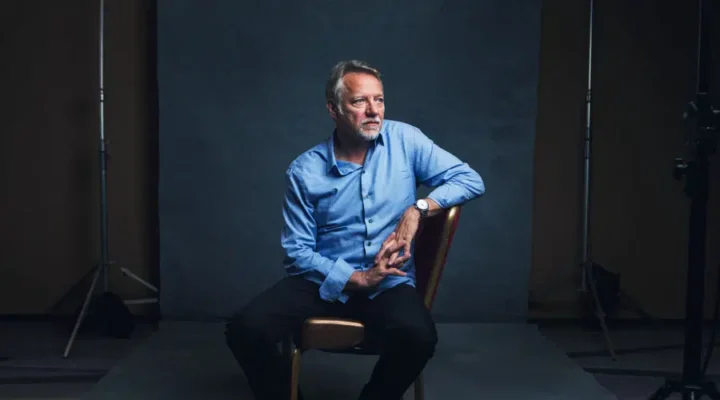 Edward Burtynsky Biyografisi